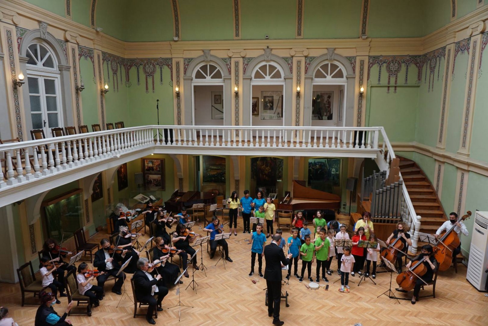Деца и професионални музиканти разказаха вълнуващи “Приказки в ...