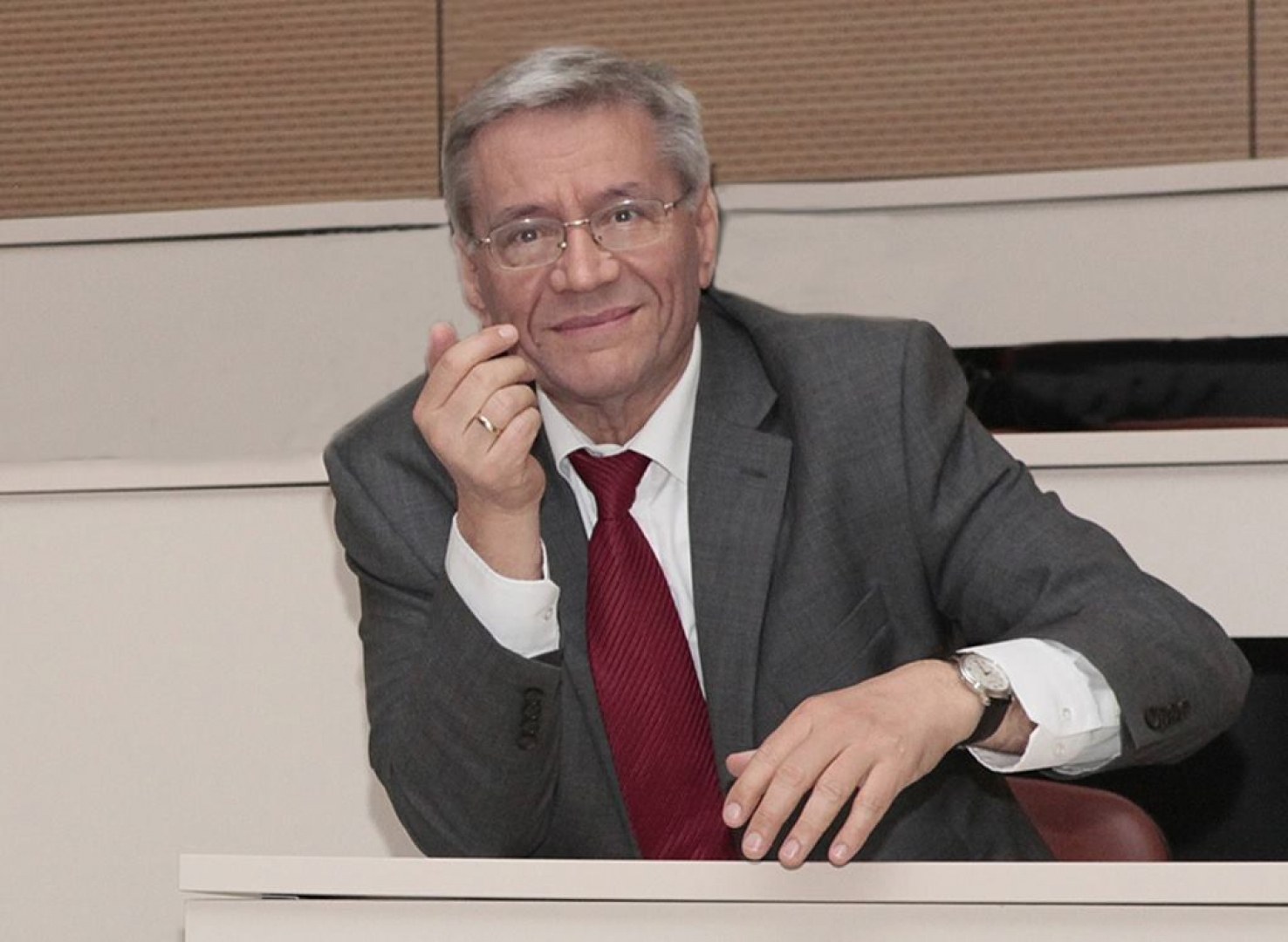 Академичната общност на МУ-Пловдив предлага проф. Костянев за Почетен ...