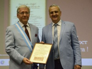 Навръх 70-годишния си юбилей проф. Стефан Костянев стана почетен гражданин на Пловдив