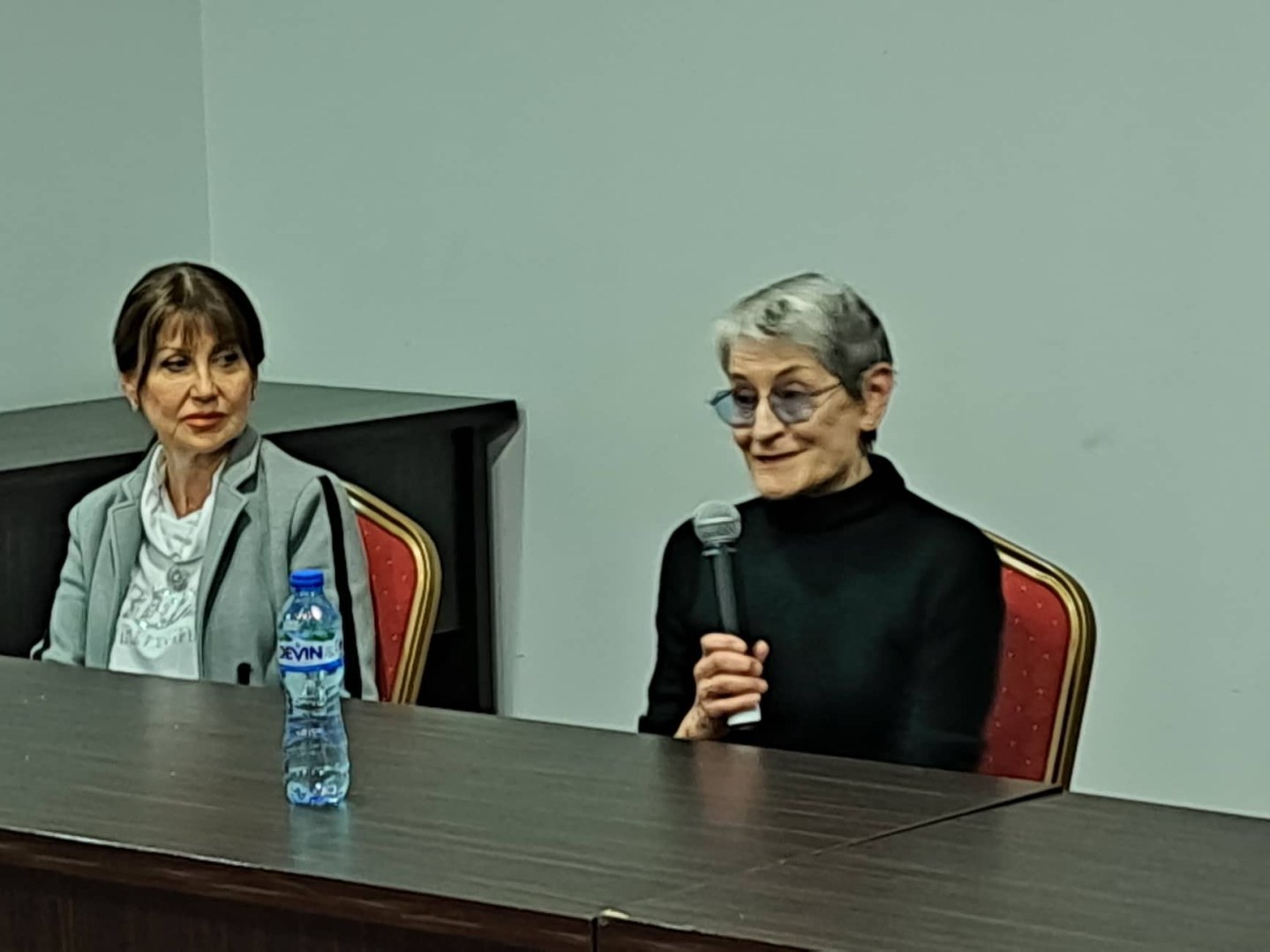 Вера Маринова представи книгата си в Пловдив, Илияна Раева и Мария ...