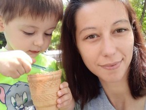 Зов за помощ: Да помогнем на младата майка Ваня Кръстева да живее