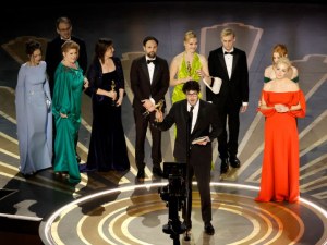 Пловдивчанинът Христо Грозев на сцената на „Оскарите” за филма “Навални“