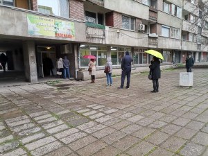 Изборният ден в Пловдив започна. В четири секции са заменили машините с хартиена бюлетина