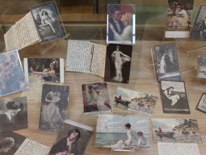 Историческият музей откри изложба с любовни писма и картички