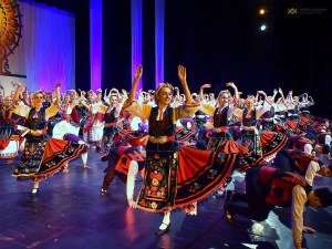 140 артисти от ансамбъл “Филип Кутев“ с мащабен концерт на Античния театър