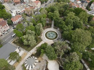 На финалната права: Градската градина готова за прерязване на лентата (Видео)