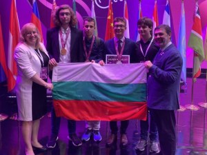 Гордост: Български ученици блеснаха на олимпиада по химия в Китай