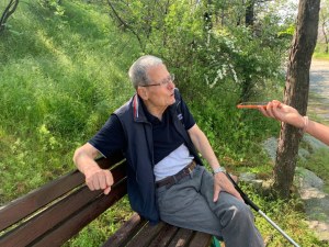 85-годишният Асен Шопов, който всяка сутрин изкачва Бунарджика: Преди да слагат фуникуляр на тепето, да махнат падналите дървета