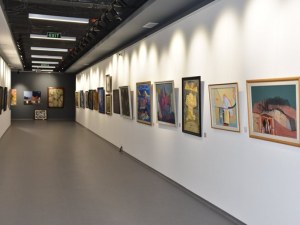 Мащабна изложба събира възпитаници на Сценични кадри за 50–годишния юбилей на училището