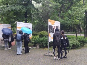 Традиционният театър на сенките на Гърция оживява в изложба в Пловдив