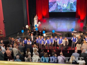 Емигрант-дарител изправи на крака публиката на Награди „Пловдив“