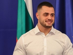 Карлос Насар: Момчето, което вдига не само 238 килограма, а надеждите на една цяла нация