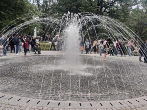 Танци за бебета и пантомима събират малки и големи в тридневен фестивал