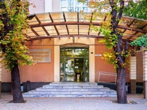 Пловдивски студенти на протест срещу таксите: Става ли образованието привилегия за малцина?
