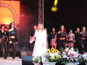 Еуфория и бурни аплодисменти: Пловдив доказа, че „Всички обичат Мими“