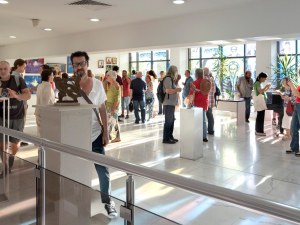 Юбилейната изложба „15х5“ събра ценители и творци в Дома на културата