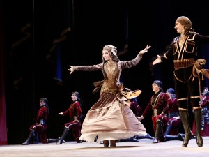 Ансамбъл „Мхедрули“ превзема Пловдив с феерия от танци, песни, музика и зашеметяващи костюми