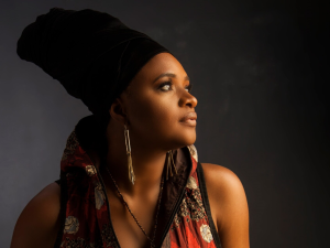 Джаз звездата Лиз Райт засажда дърво на Бунарджика