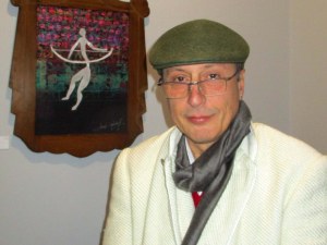 Ангел Гешев връща “Времето“ в Пловдив с нов живот на стари каширани кашони от Китай