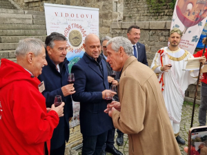 Започна 17-то „Дефиле на младото вино“ в Пловдив