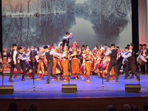 Ансамбъл „Тракия“ подари на публиката своята „Коледна приказка“