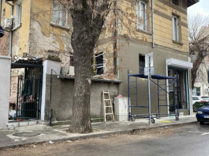 Ремонти по “Карловска“ - пример как се губят старини с мълчаливото съгласие на институциите