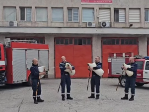 Пожарникари от Пловдив с невероятно послание към колегите, които дежурят по празниците