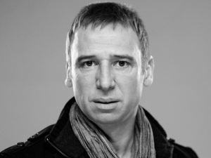 Виктор Калев се завръща в Пловдив с хитовия “Грамофонът“