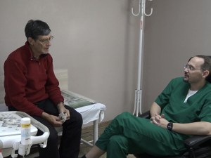 Без разрез: лекари в Пловдив спасиха пациент с 12-сантиметров тумор ВИДЕО