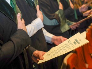 Випускът на анестезиолозите завършва в МУ-София