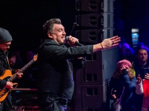 Любо Киров пее на Античния театър в Пловдив с мащабното турне “Футурофония“