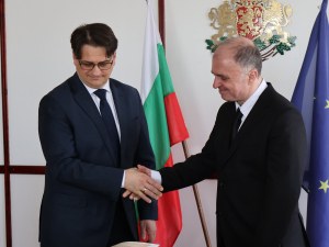 Мариан Бачев пожела на новия министър Найден Тодоров да преодолее горещия картоф без бюджет