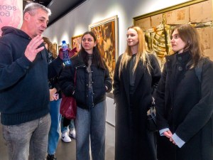 Студенти и художници - среща на поколенията в галерия „Капана“