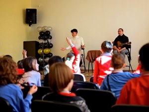 Млади музиканти представят „Магията на музиката – истории по ноти“ в пловдивските училища