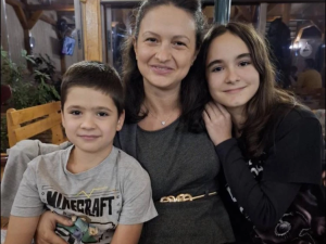 Да помогнем на Любина! Майка на две деца от Пловдив се бори с рак и търси лечение в Германия