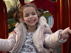 Да подкрепим 6-годишната Силвия в борбата ѝ с ДЦП: Всяка малка крачка е победа