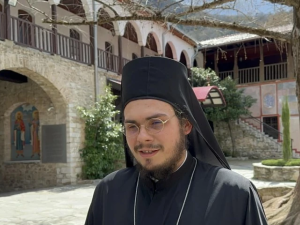 Йеромонах Евтимий: Нека никога не угасва в нас пасхалната светлина и надеждата във възкресението