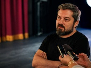 Кукленият театър провокира: Зрителят определя цената на билета