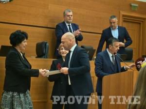 Отличиха Милка Толедова и Юлия Петрова с Почетната значка на Пловдив