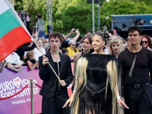 Светът аплодира DARA, а ние се „разграничаваме“! Най- вече от себе си