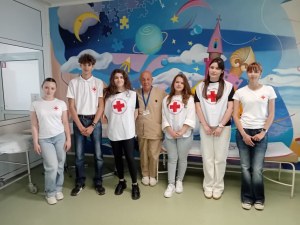 Младежи от БЧК – Пловдив събраха 10 000 евро и дариха модерна апаратура на Клиниката по детска хирургия