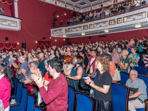 “Сцена на кръстопът“ отбелязва 30 г. с три премиери и хитови заглавия за малки и големи