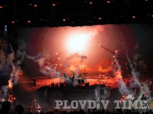 Ден преди Хилса шведската метъл машина Sabaton превърна Гребната база в бойно поле