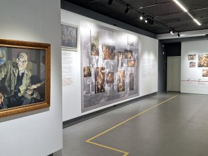Изложбата „Изкуство и дискусия“ в галерия „Капана“ ще посреща публика и през септември
