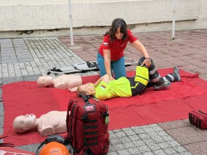 Парамедик спаси младо момиче след топлинен удар в Пловдив ВИДЕО