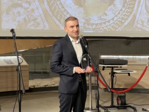 Илиян Велков с отличие от СБЖ за 100 години организирана журналистика в Пловдив